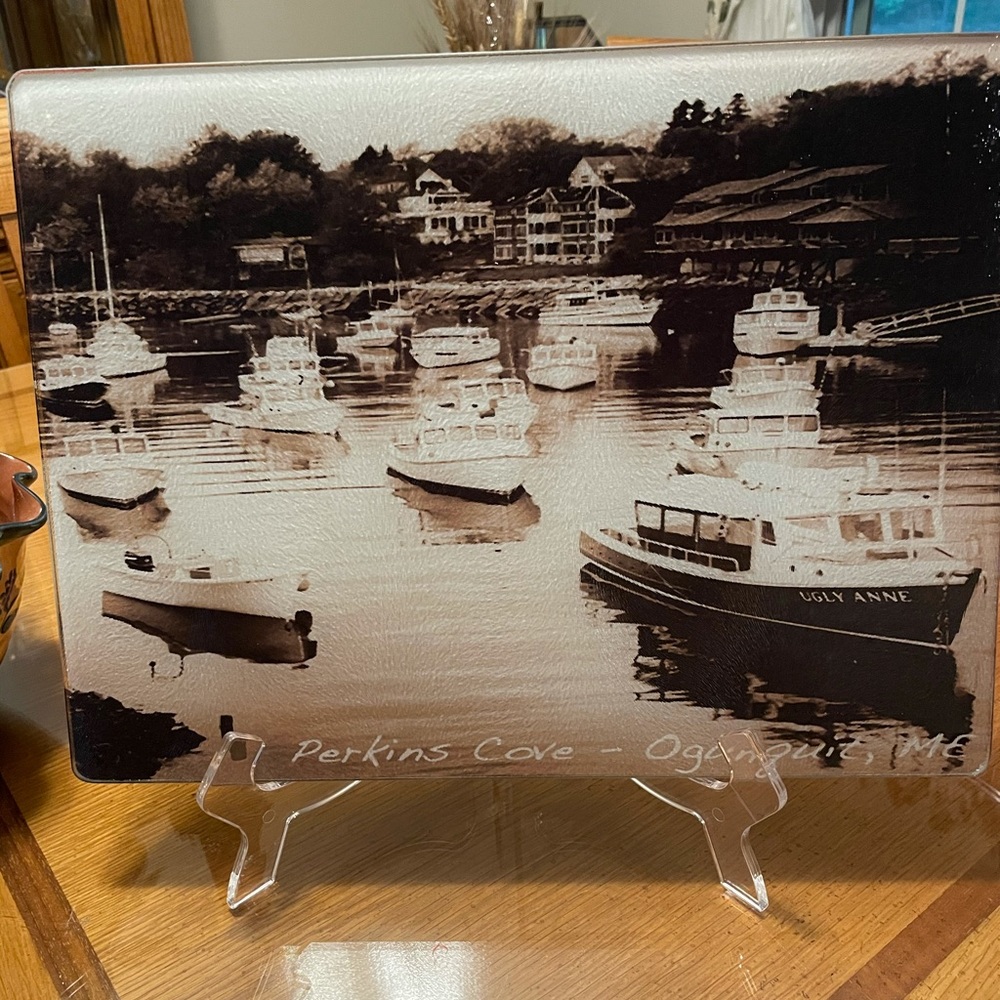 Glass cutting board